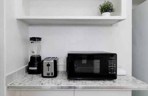 Mar Vista Beach Escape 2BR with Relaxing Yard - Foto 19