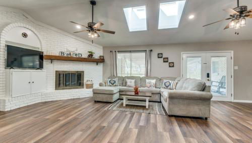 Farmhouse With Amazing Pool at Wester Hills Temple - Foto 4