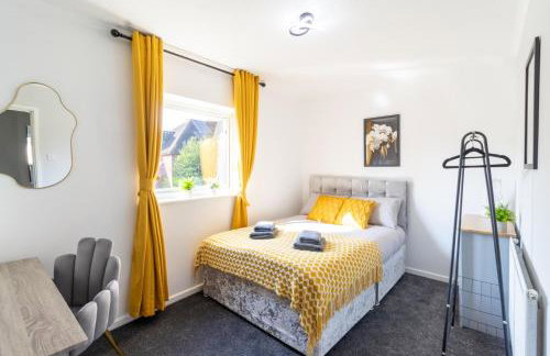 Open Mind Property - 4 Beds 2 Bathrooms & Parking - Photo 1