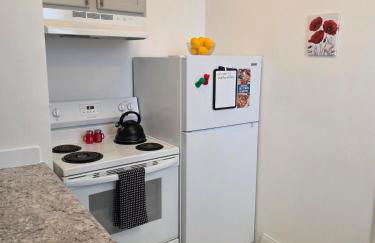 Relaxing Downtown 1 Bed, Dog Friendly Apartment with Deck, Dog Exercise Area - Foto 36