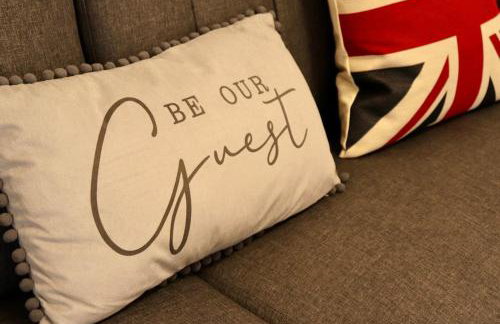 Charming 3 Bedroom Property FREE WiFi & Parking - Foto 70