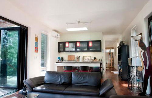 Stunning and Secluded Lakeside Getaway in the Grass Valley of California - Foto 25