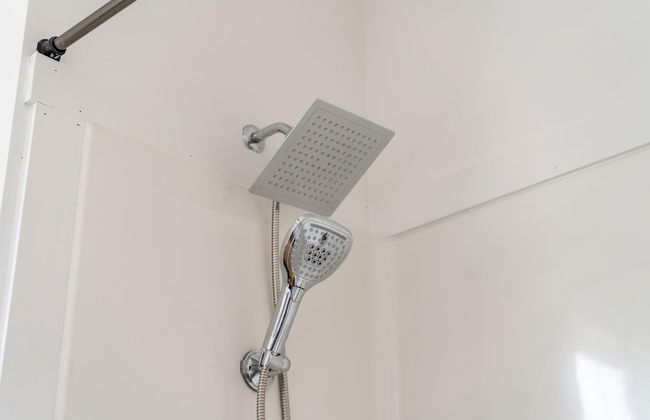 NEW Luxe Pet Friendly Free Parking Downtown - Foto 25