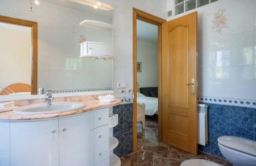 Basketball court, pool, BBQ, gardens, seaviews - Foto 37