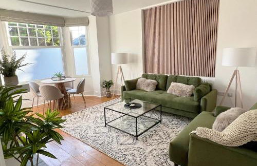 1 Bed / 1 Sofa Bed 'Scandi' Style Ground Floor Apartment - Foto 1