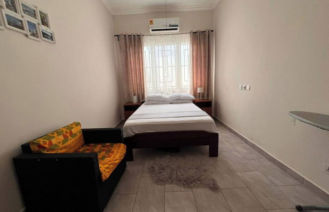 Serene Oasis in East Legon Hills - Chic 2 Bedroom Retreat - Photo 8