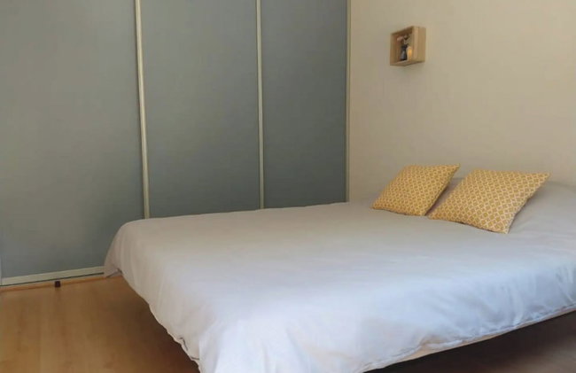 Nice Holiday Home With Terrace for Family - Photo 2