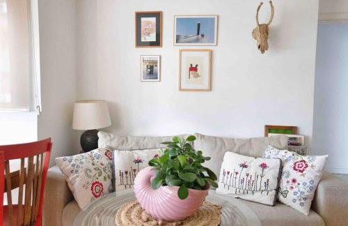 Piso céntrico, bonito, acogedor y luminoso - Foto 1