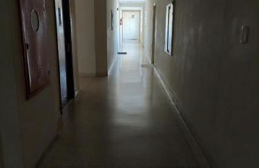 Apto frente à praia, aconchegante, vista lateral pro mar! - Foto 4