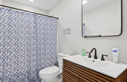 Cozy Comfort near Fountain Square- Downtown Indy - Photo 35