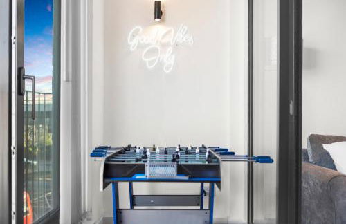 Two BDR Apt By Stay Aura Short Lets & Serviced Accommodation London With Free WiFi, Parking & 10 Min to Brentford Stadium - Foto 31