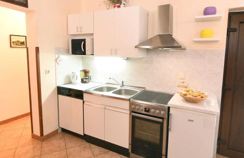 Nadia's house - Photo 8