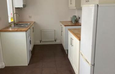 Challoner House - sleeps 5 - Photo 9