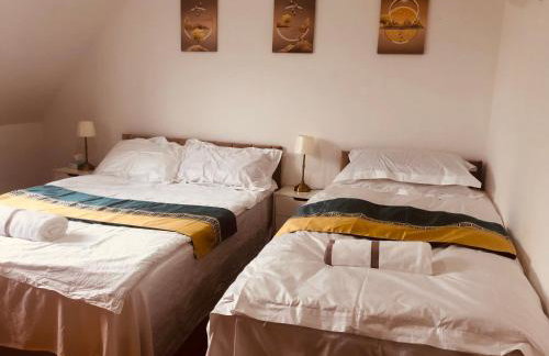 London Central 4 bed House with Garden - Photo 3