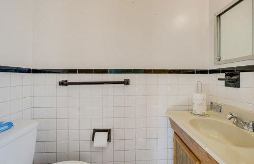 Work and Play Near DC Extended Stay with Large Yard - Foto 15