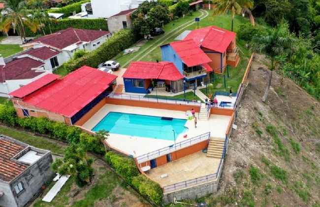 Country House in Cerritos, Pereira - Photo 1