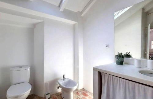 Casa Típica com Pátio e Tanque - Foto 13