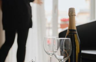 Deluxe Central Apartment - Photo 16