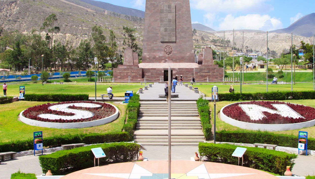 Visita guiada por Mitad del Mundo e o Museu Intiñan + Teleférico