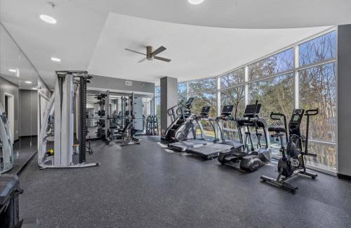 Modern 3 bedroom condo in downtown w free parking - Foto 46