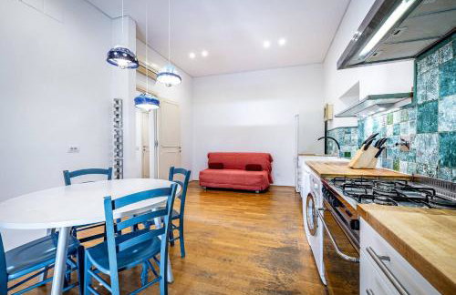 YD Bright 2-Bedroom Retreat with Elevator - Foto 16