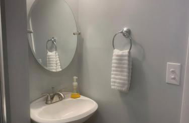 Luxury 6BR Retreat Firepit Foosball Backyard - Foto 14