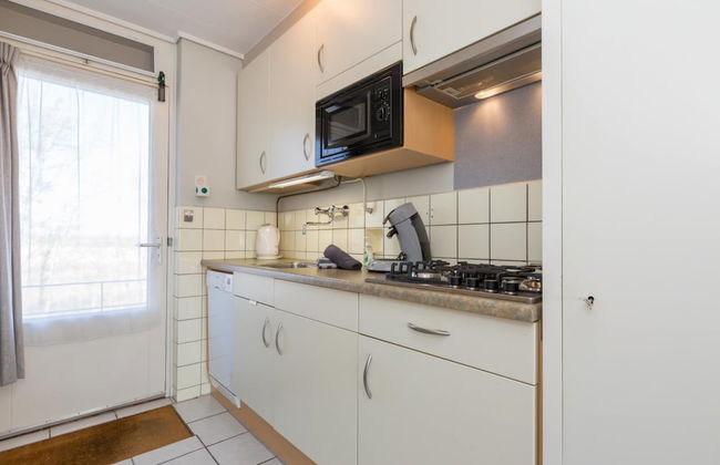 Attractive Apartment Near Vlissingen Beach - Photo 26