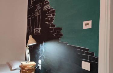 Campus House - Photo 15