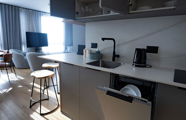 Panoramic Sea View Luxury Suite - Photo 7