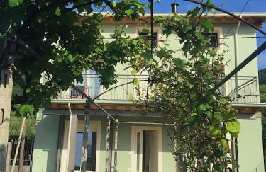 Casa con ampio terrazzo, vista lago e giardino - Foto 35