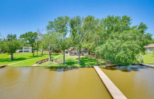 Views and Private Dock Lakefront Eustace House! - Foto 36