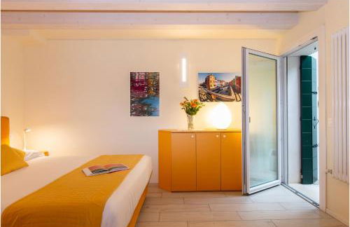 Tiffany Home - Photo 23