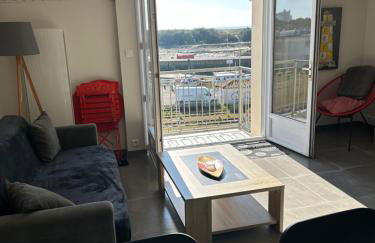 APPARTEMENT FACE au PORT et à L'OCEAN SAINT GILLES CROIX DE VIE WIFI BALCON PARKING PRIVE COUVERT - Photo 2