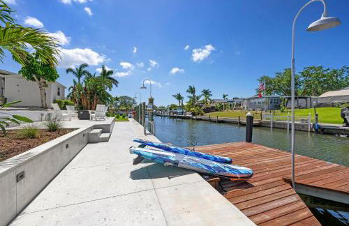 Bayside Hideaway! Private pool with water view and canal side dock! Available for Summer! - Foto 3