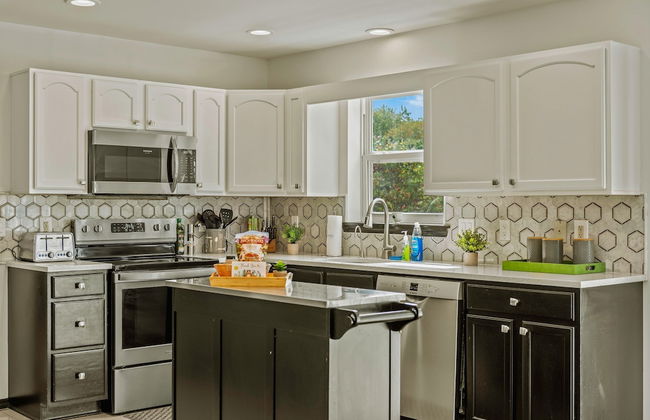 Mountain Mindset by Avantstay Pool Hot Tub Game Room Firepit - Photo 11