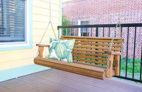 The Botanical Suite Newly Built Upscale Central - Photo 9