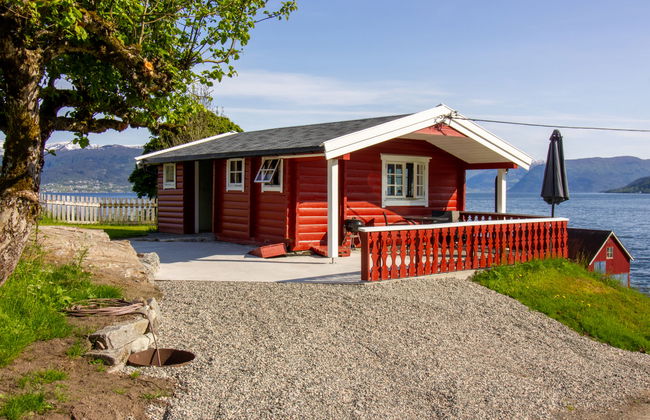 Naustvollen - Foto 1