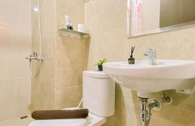 Good Place And Spacious Studio Transpark Cibubur Apartment - Foto 15
