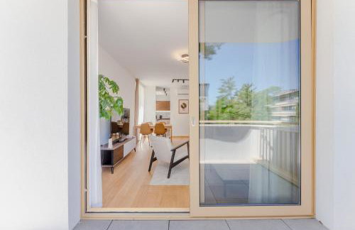 Modern 2BDR Apartment - Business Zone - Free Garage Parking - Photo 24