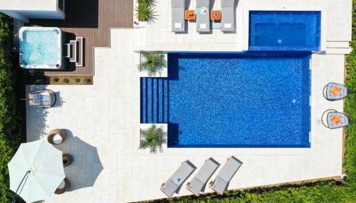Villa Pino with Pool, Sauna & Jacuzzi - Foto 1
