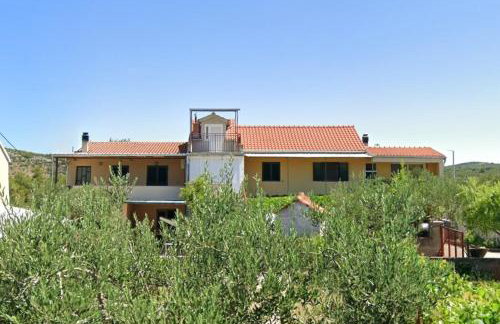 Apartments with parking spaces Bilice, Krka - 24275 - Photo 2