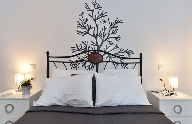 The Local House - Photo 5