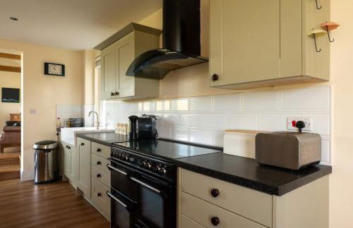 Heddwch - Beach House in Heart of Broad Haven for 14 - Photo 10