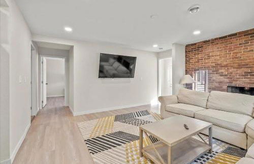 Riverside Retreat - Renovated Home on 15 Acres! - Foto 18