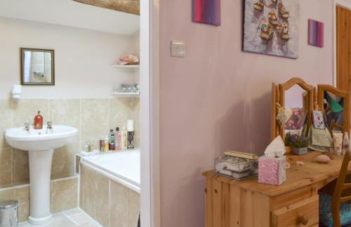 Silk Hill Stables - Photo 13