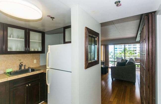 Spacious One Bedroom Harbor View Condos at Ilikai Marina With Private Balcony - Foto 51