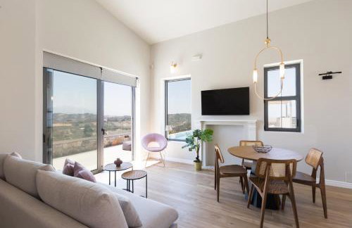 Eforasis Villas, with Heated Spa Whirlpool, by ThinkVilla - Foto 73