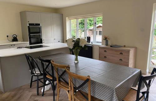 Lovely quiet cottage Sleeps 4 adults, 4 children, Dog Friendly - Photo 72