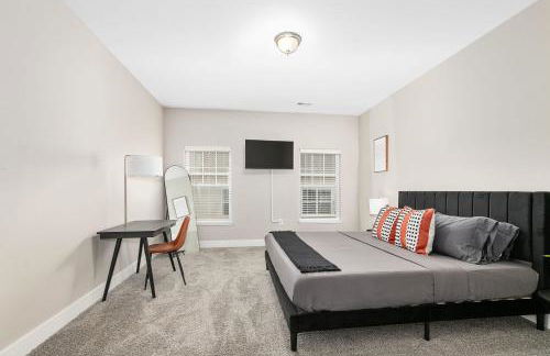 Modern 2BR 2BA New Build Condo with Garage & Patio - Foto 37
