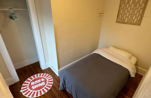 The Yellow Door 3-bedroom downtown near VT&RU - Foto 12